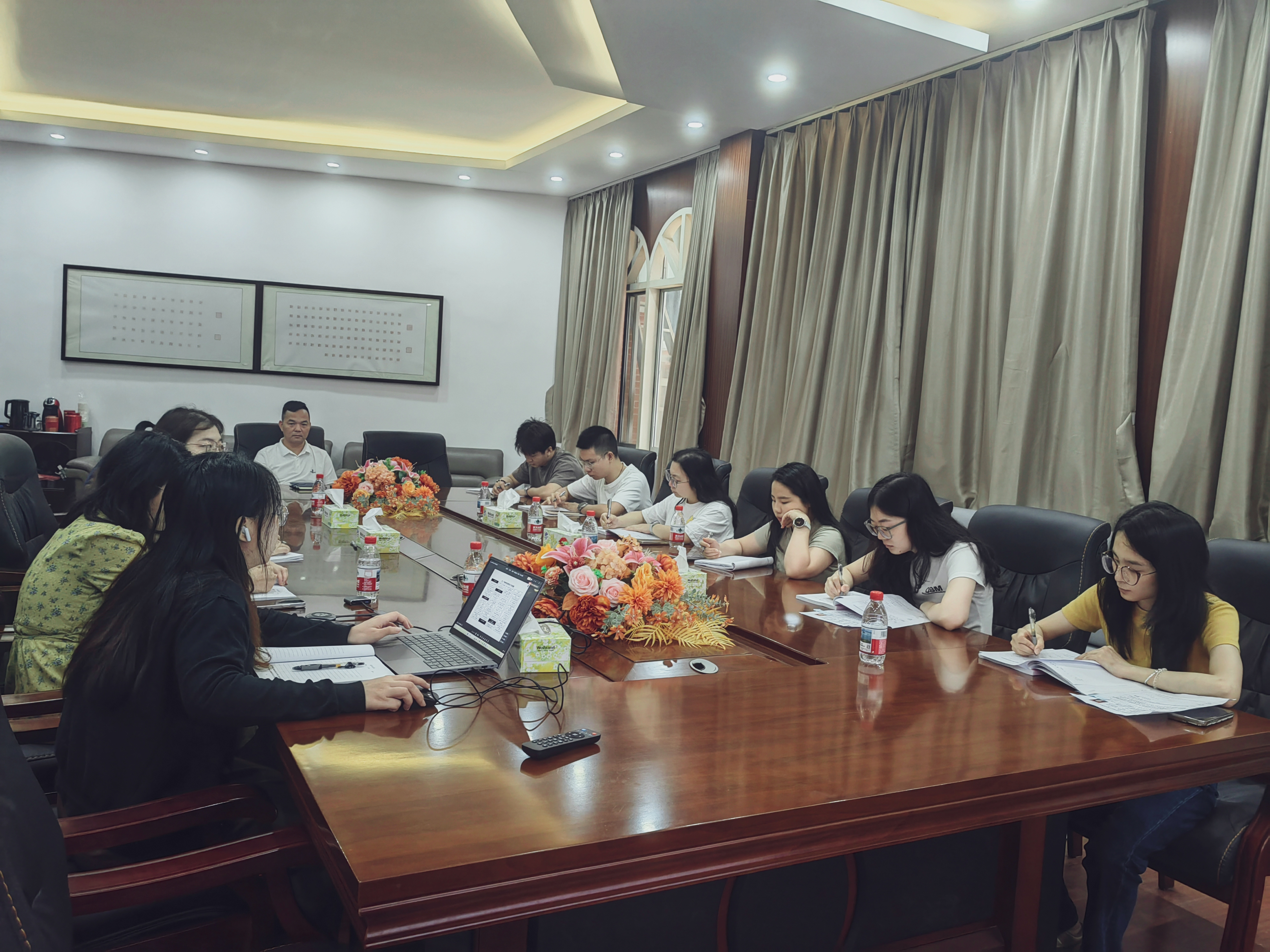 会议现场（二）.jpg