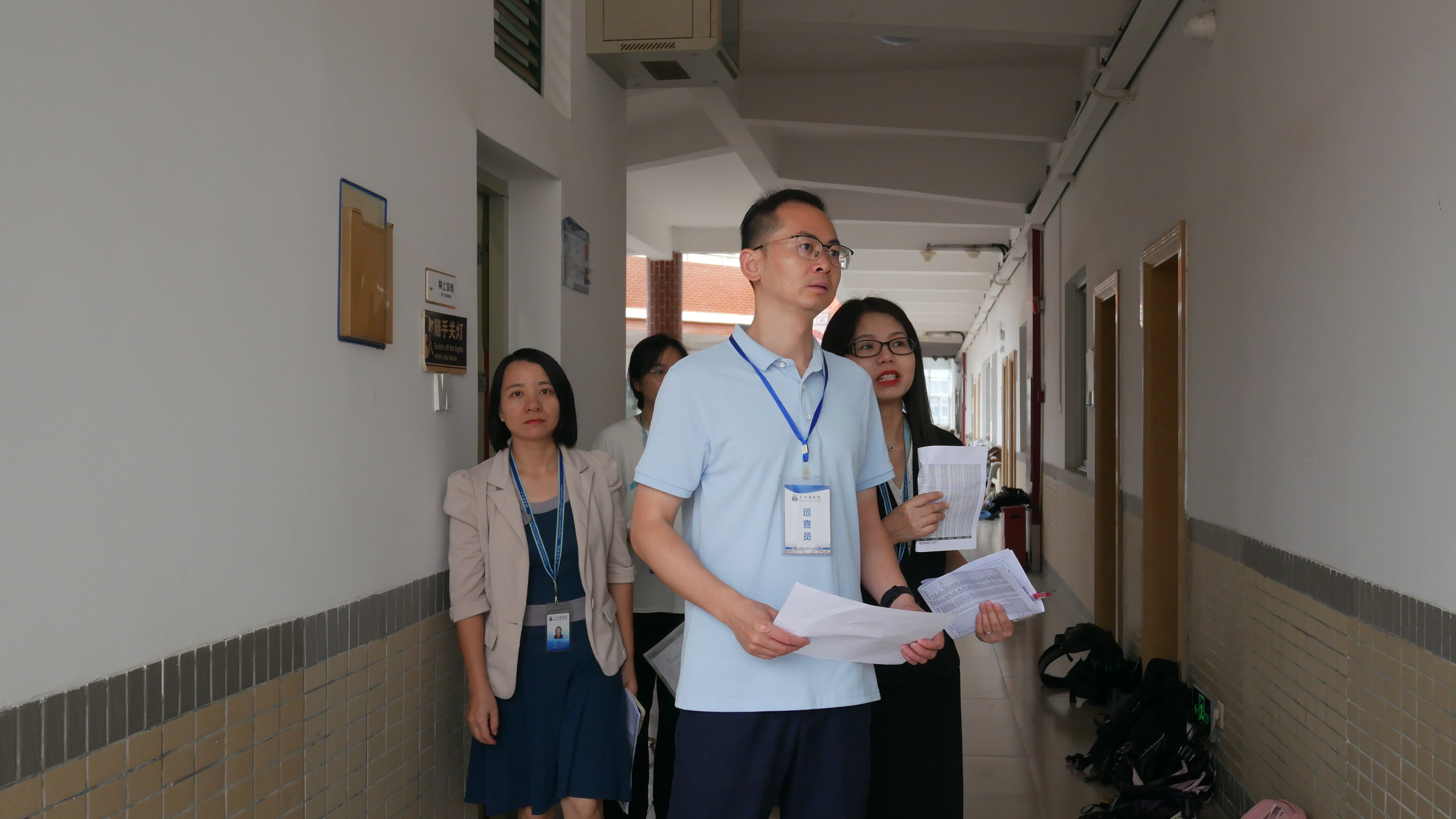 学校巡考工作小组巡查现场.jpg