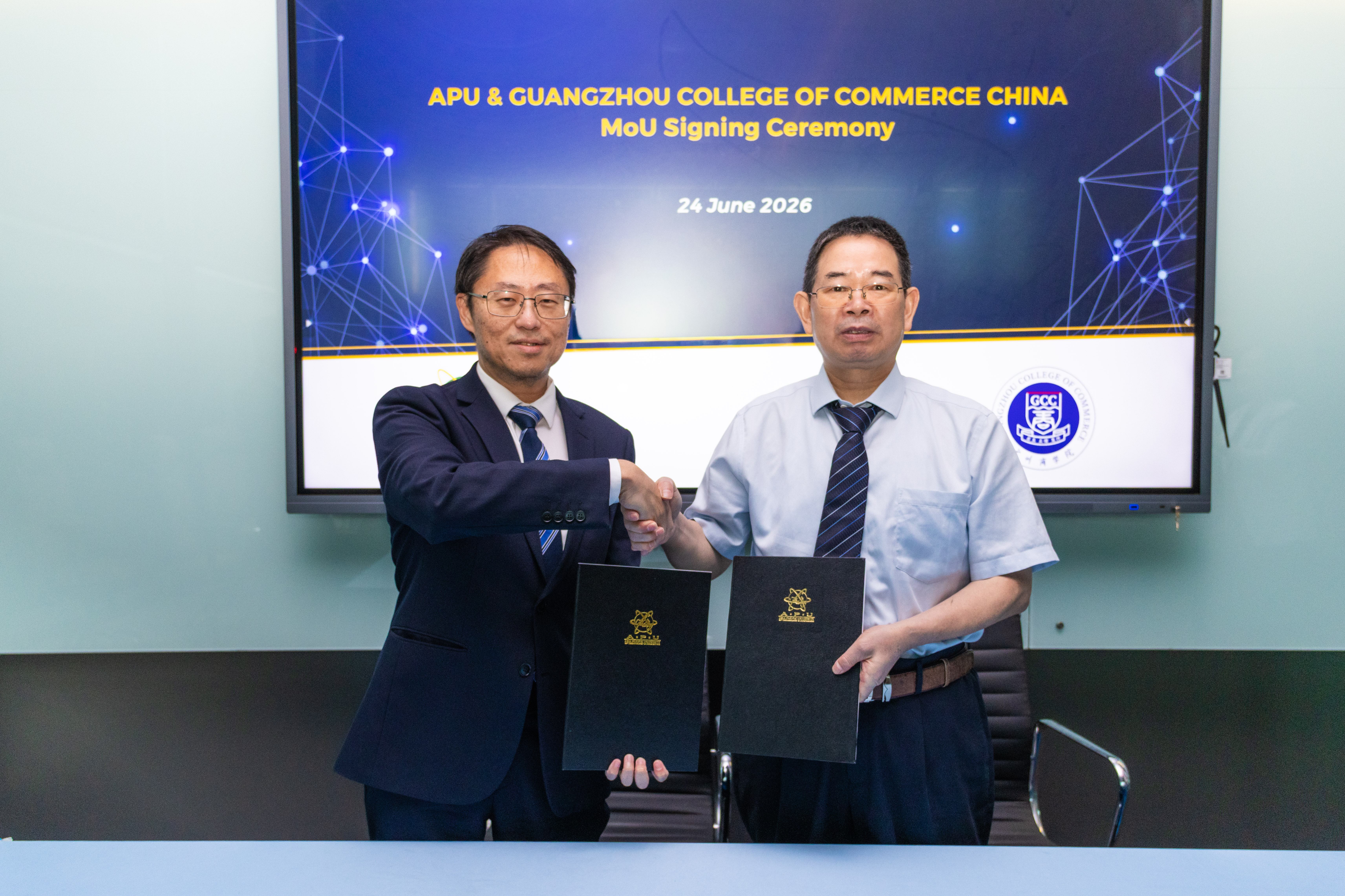 3. 广州商学院与亚太科技大学签署合作备忘录.jpg